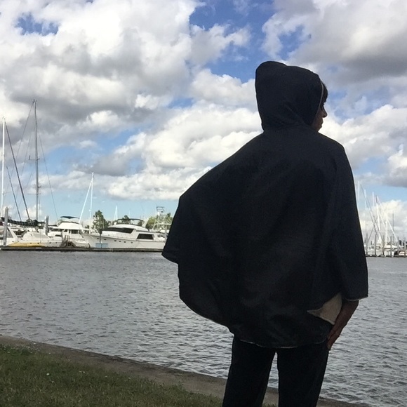 Reversible cape - Picture 3 of 8